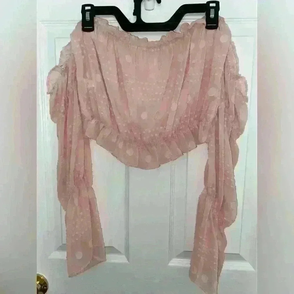 ❤️ 3/$15 Pink Cropped Long Sleeved Top with Textured Print - Picture 6 of 6